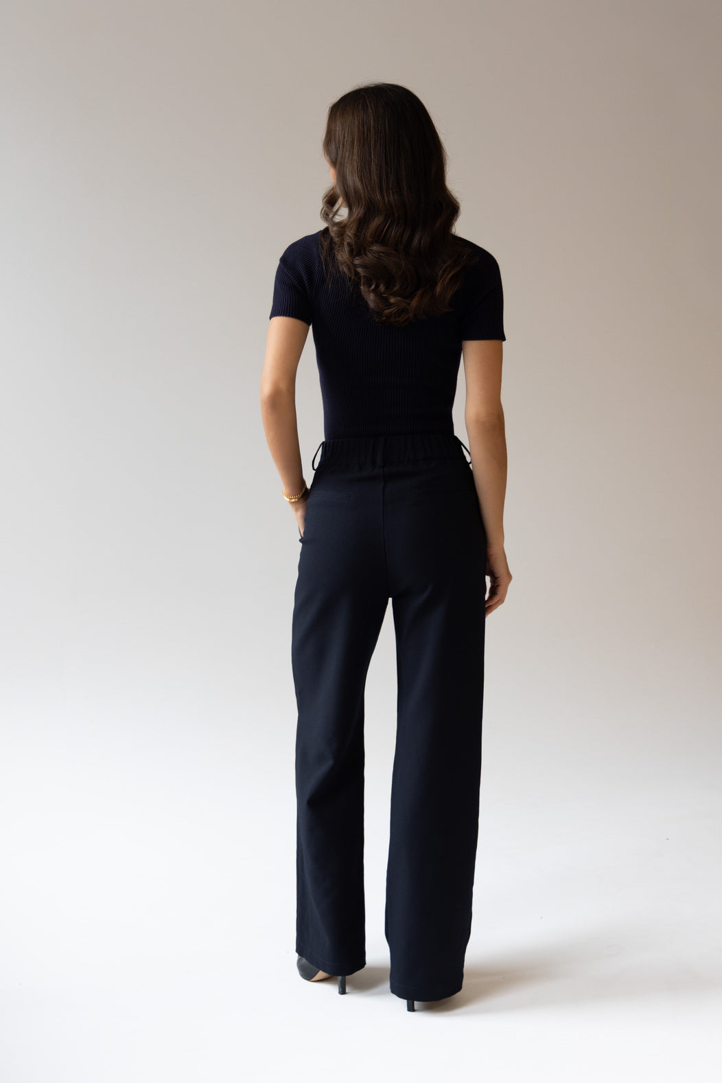 Short-sleeve knit top